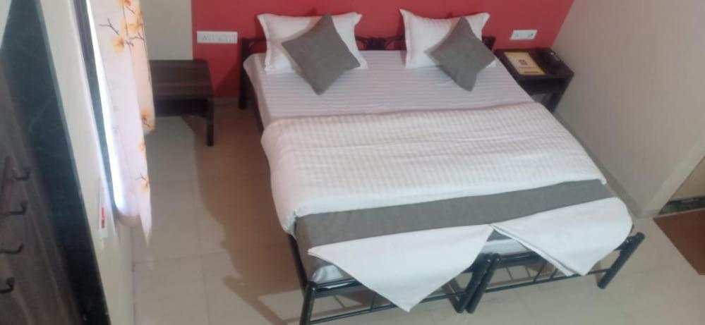 Hotel Rajendra Chinchani 外观 照片