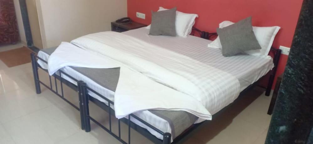Hotel Rajendra Chinchani 外观 照片